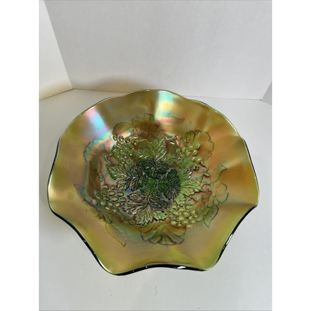 VTG Northwood Grape Leaves Carnival Glass Bowl Iridescent scalloped edge